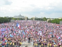 Више од милион људи против хомосексуалних бракова у Паризу
