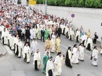 Позив свештеницима Архиепископије београдско-карловачке на Литију  или да видимо кога у нашој Цркви је стварно брига за породицу?